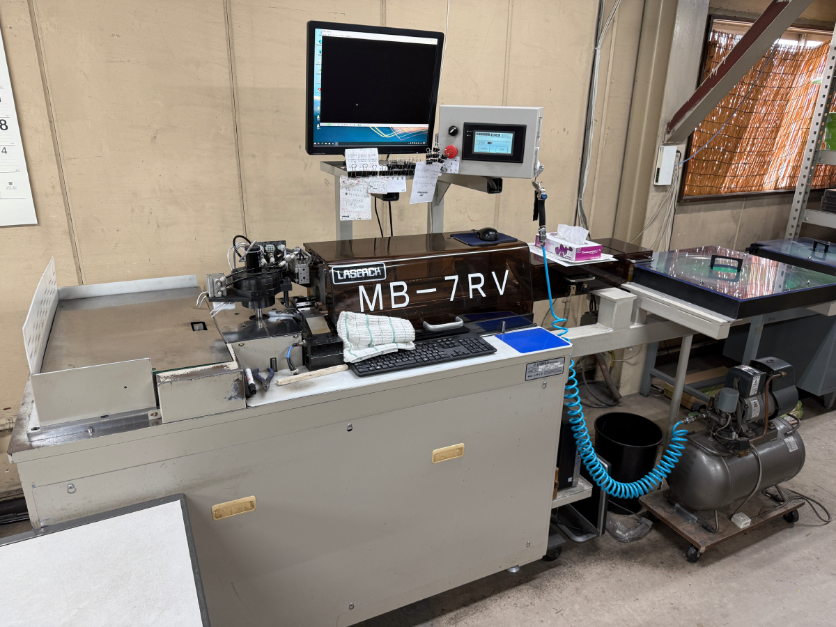 抜型用刃材自動曲げ機 MB-7RV